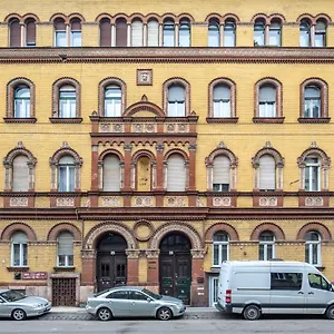  Apartment Cozy & Central With 2-bedroom Hungary