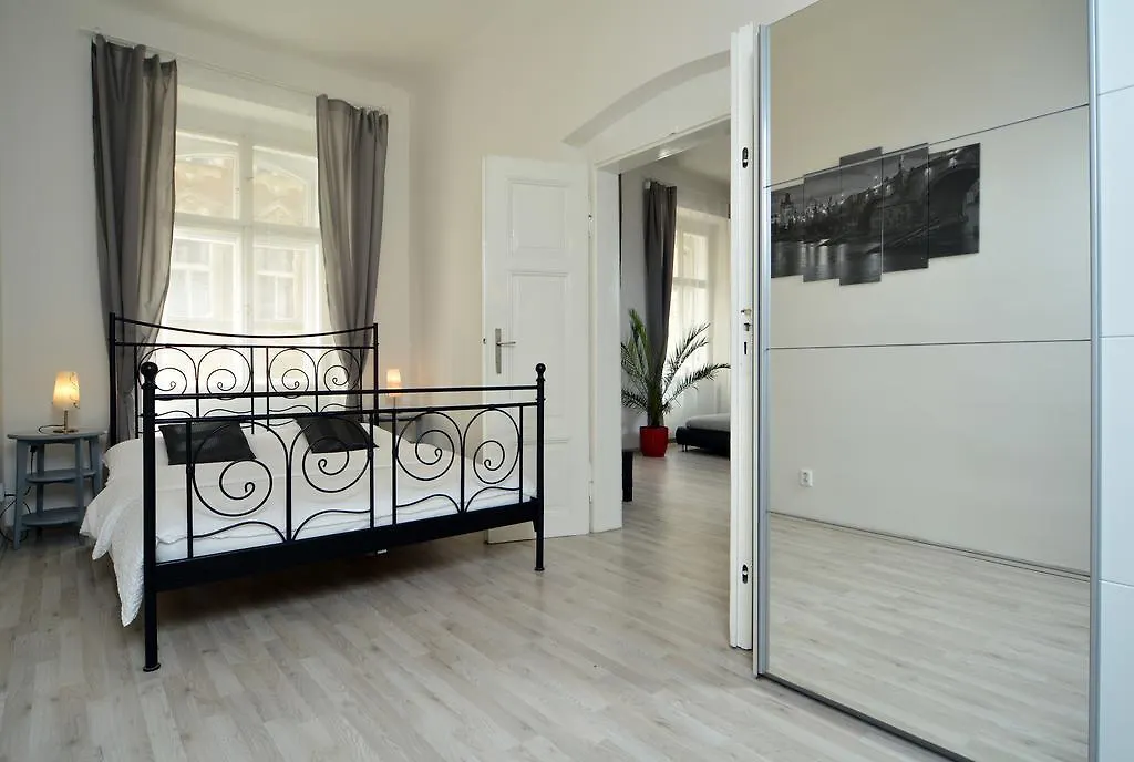 Navratilova Apartments Prague